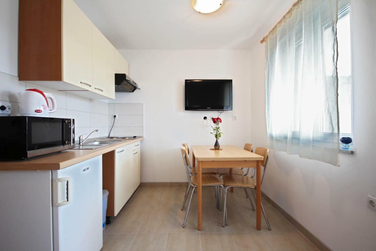 Apartmani Bradaric Pula Bagian luar foto